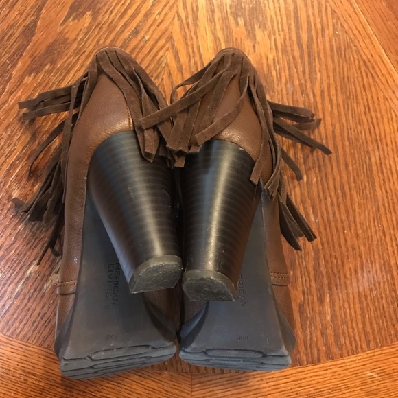 Pretty Wild & Fringy Brown Leather Boots! - Picture 6 of 16